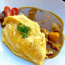 画像をギャラリービューアに読み込む, オムカレーライス(唐揚げ or エビフライ) / Omurice Curry Rice (Japanese curry rice topped with or wrapped in a fluffy omelet) ※20%OFF
