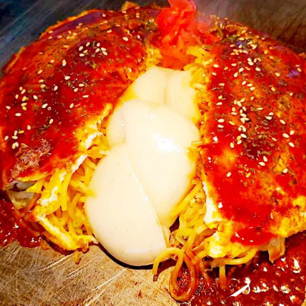 広島風お好み焼き-もち入り / Okonomiyaki of Hiroshima style -Mochi rice cake-
