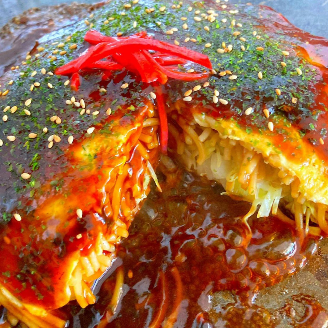 広島風お好み焼き-定番肉玉そば / Okonomiyaki of Hiroshima style -The Standard-